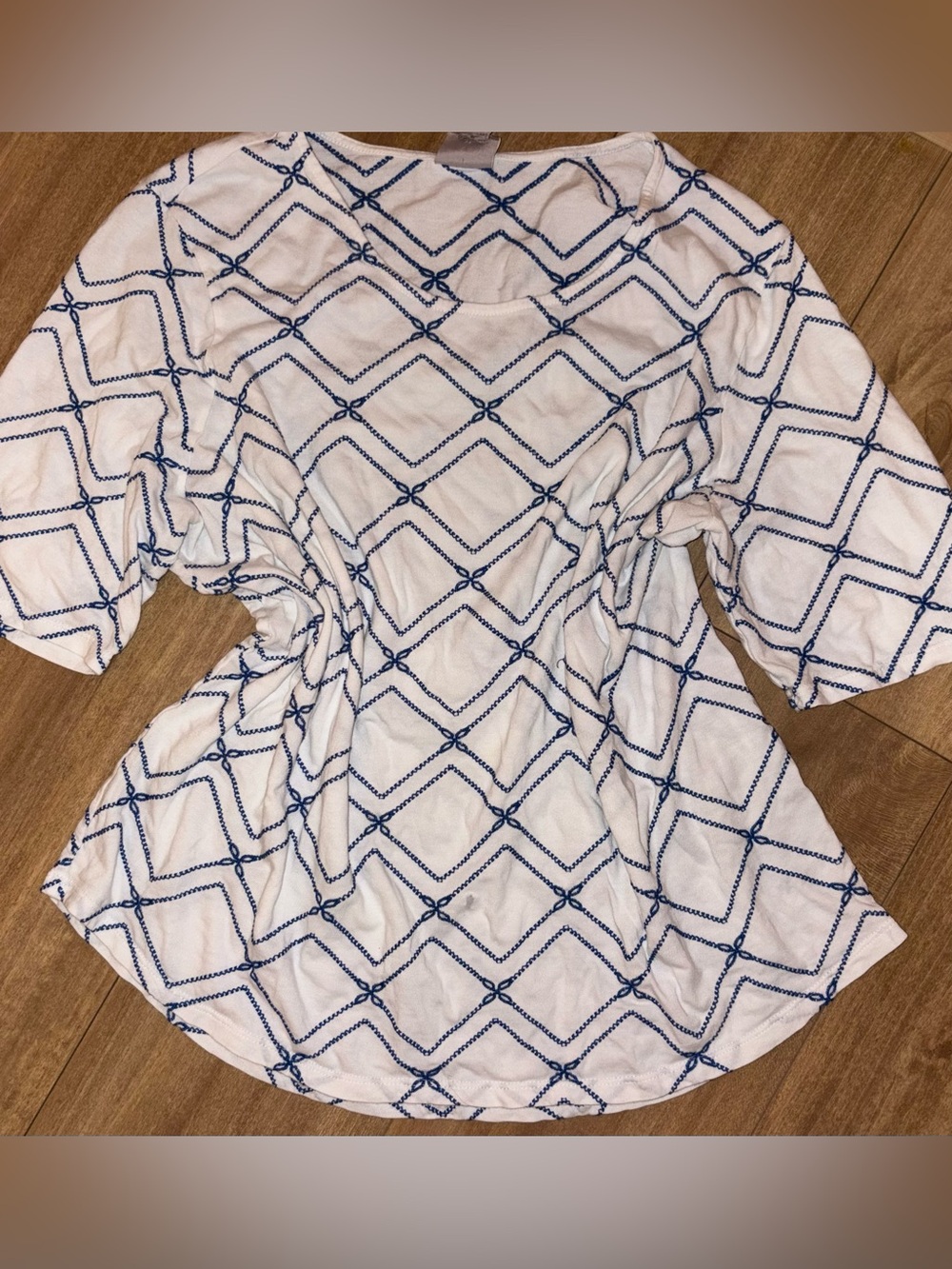 Chico's White Short Sleeve Top with Blue Geometric Rope Print